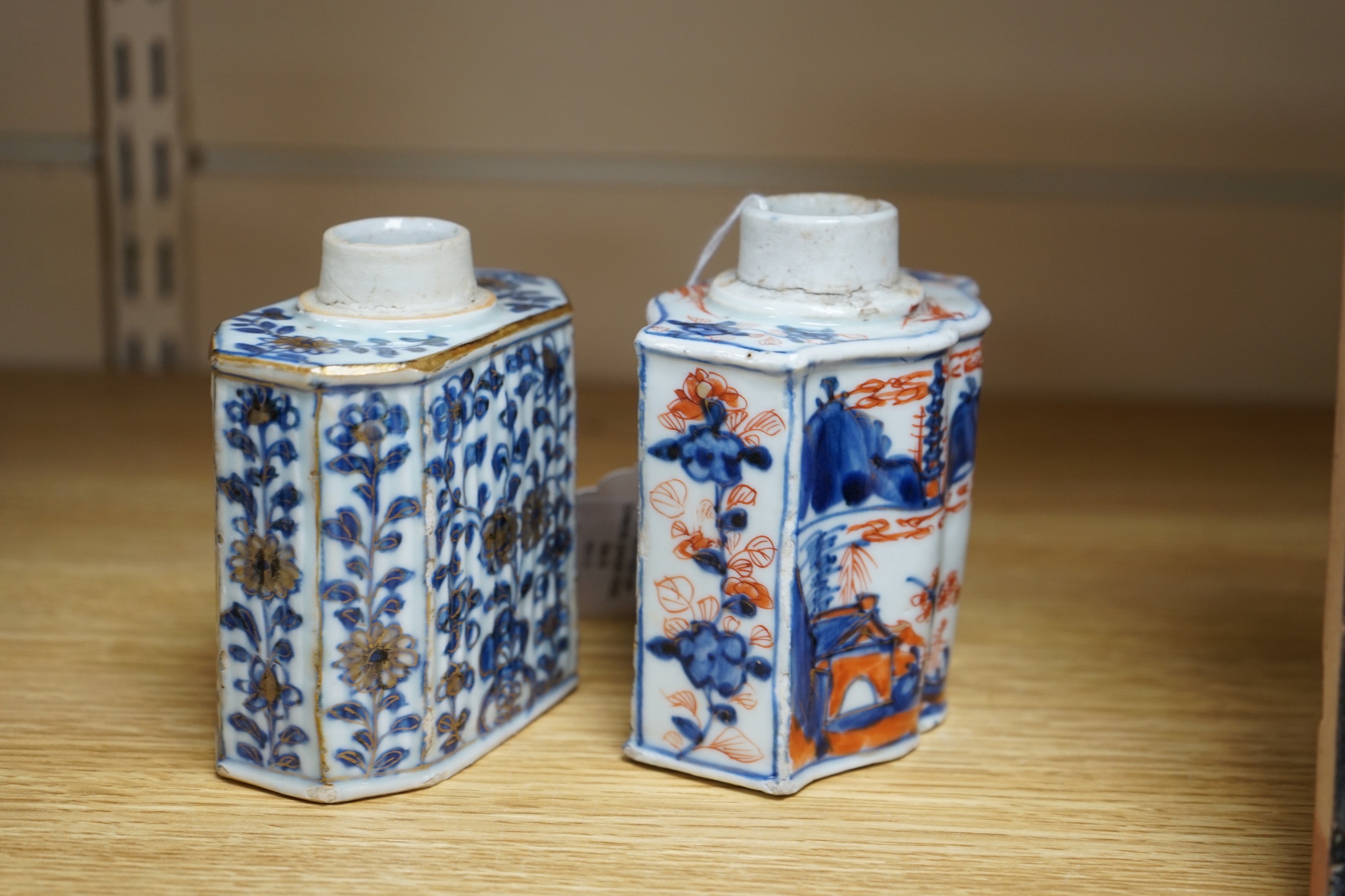 Two 18th century Chinese export porcelain tea cannisters, 10 cms high